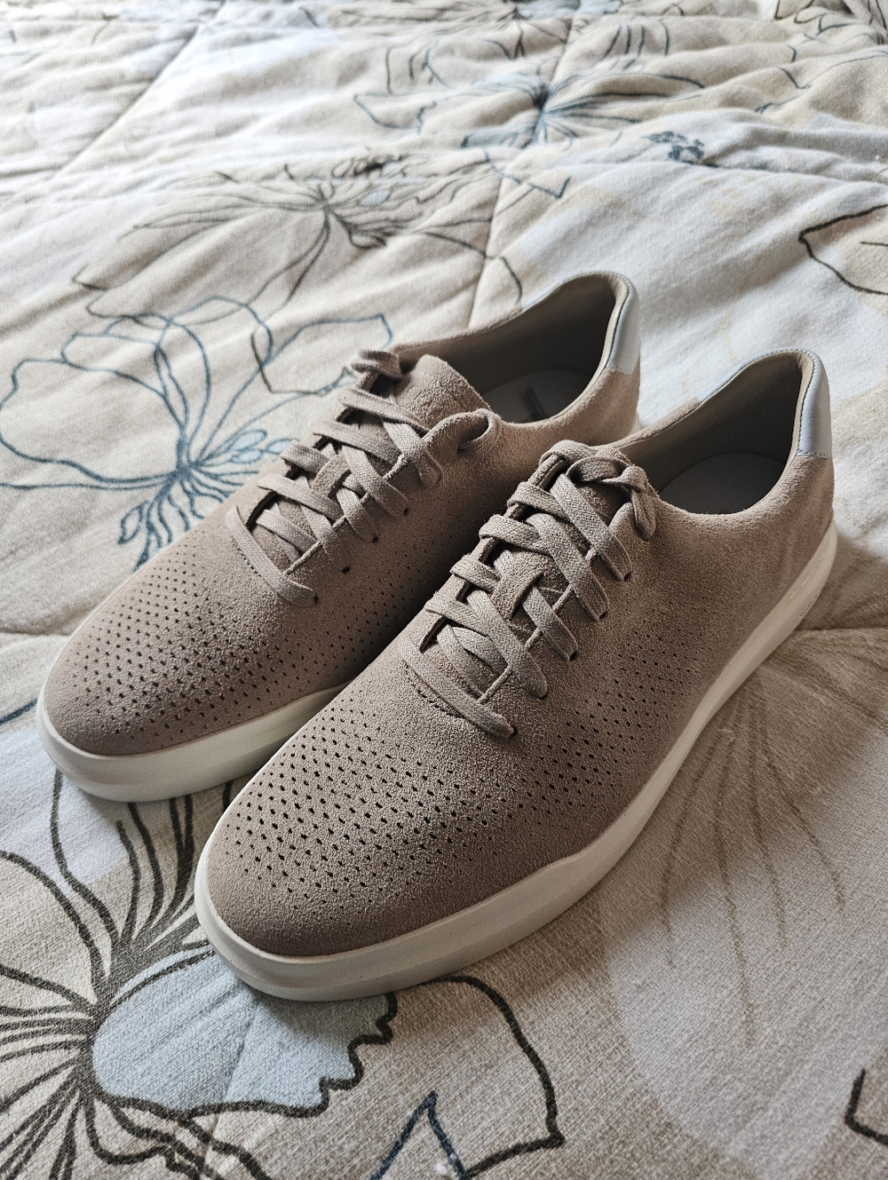 Men's 11 Cole Haan Suede Sneakers in Light Tan - Picture 10 of 10